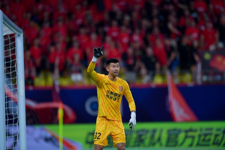 马德兴呼吁中超俱乐部提升亚冠竞争力 肩负外战使命