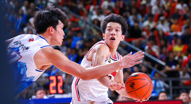 广东男篮爆冷输球!遭遇大逆转,王睿泽首秀8分,张文逸错失绝杀