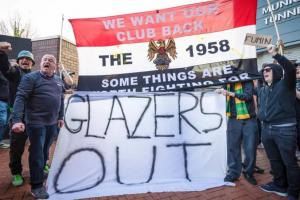 星空体育-格雷泽OUT!BBC:曼联球迷团体将在周六举行抗议格雷泽活动