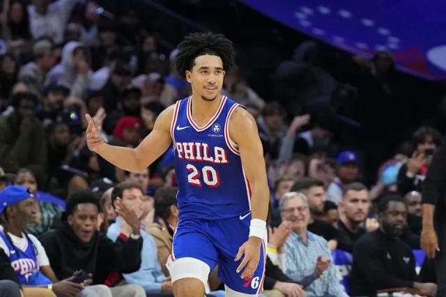 星空体育平台-逆境压不垮超级新人，麦凯恩：我就是今年最佳新秀