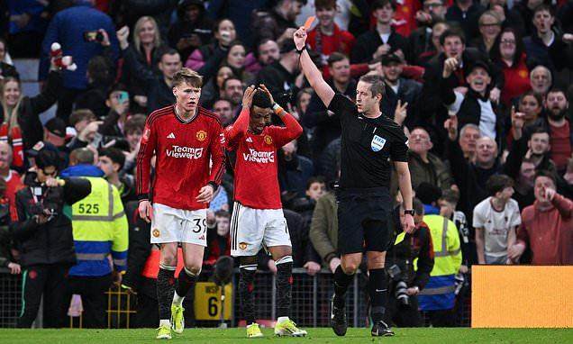 1710700272233017518.jpg 星空投注-【足总杯】阿马德绝杀+脱衣染红,曼联加时4-3利物浦