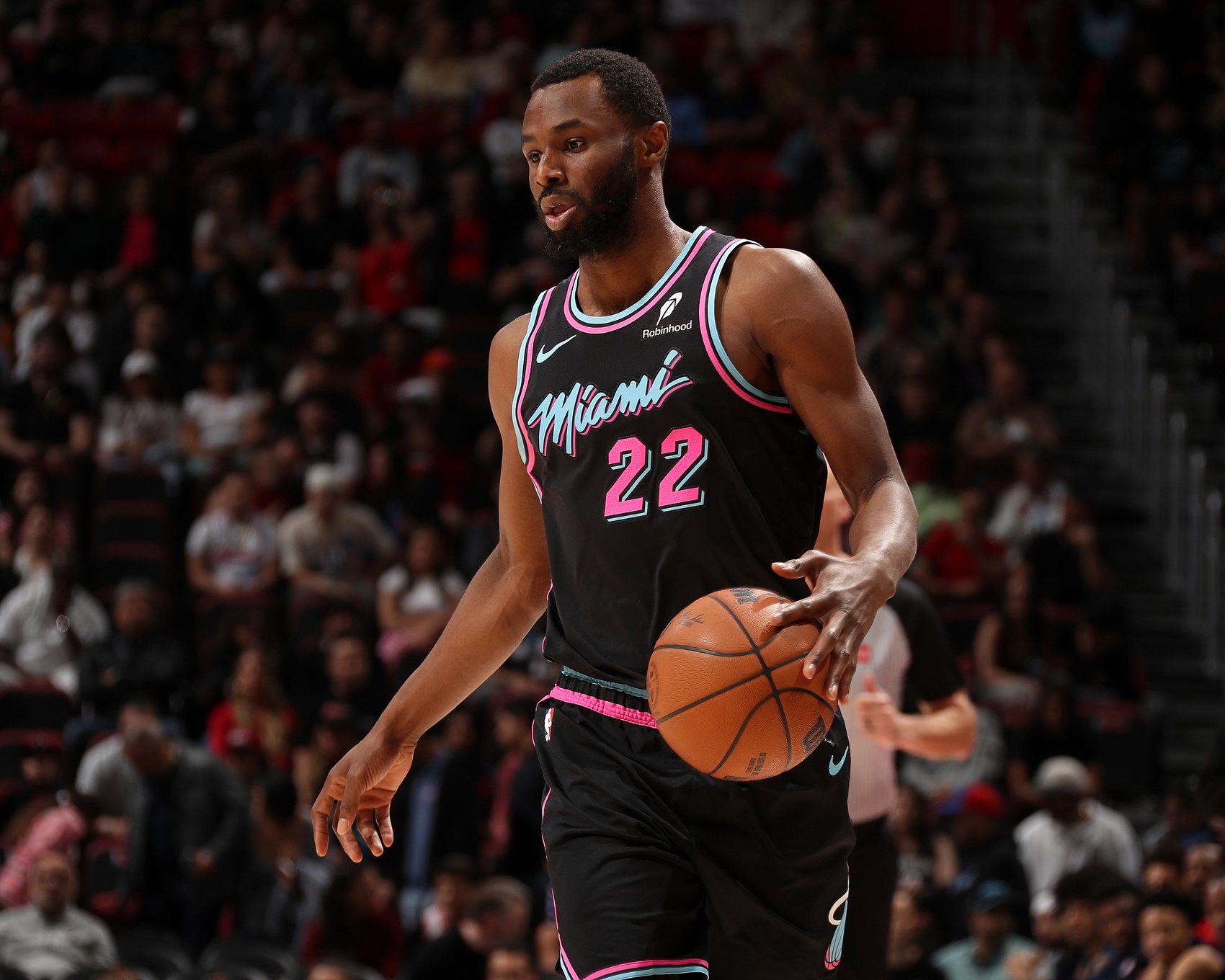 星空体育-首节8分半场不得...维金斯半场拿到10分5板3助 正负值高达+22！