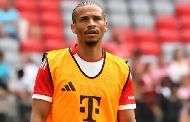 星空官网-【夜读】签梅西，夺首冠，小贝赢麻了