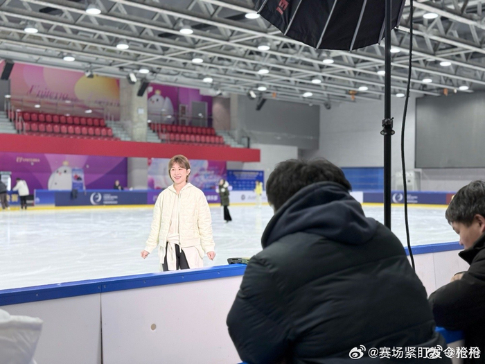 星空体育官网-张丹晒花样滑冰训练与带娃日常|冬奥会|拍摄_新浪新闻