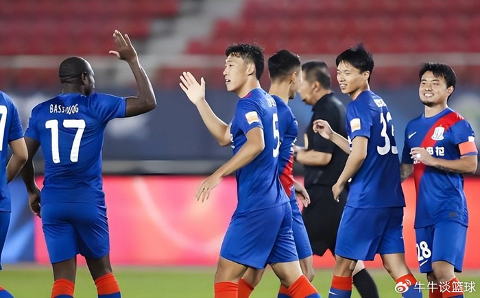 星空官网-他本赛季仅用三场比赛!就让球迷看到接班吴曦希望,值得期待|上海申花|中超|吴启鹏|斯卢茨基|上海申花足球俱乐部_新浪体育_新浪新闻